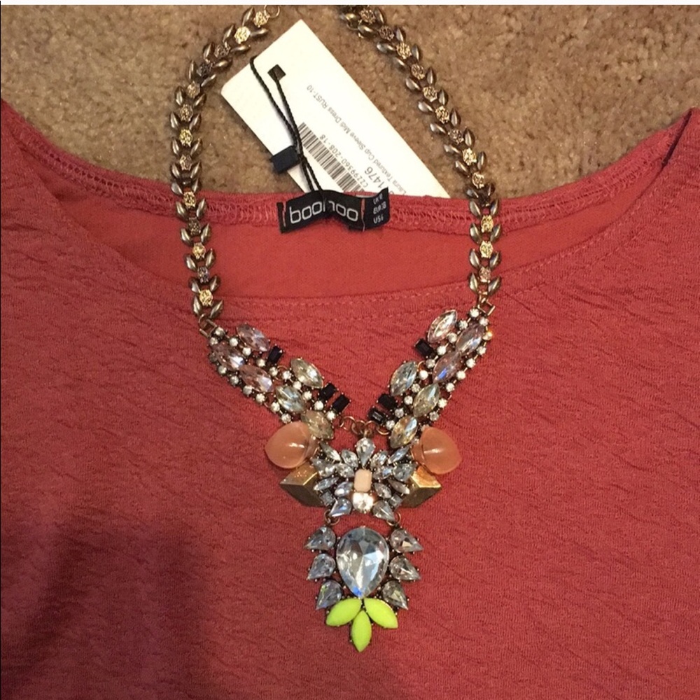 NWT Statement necklace